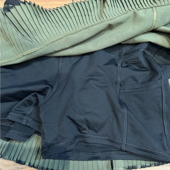 Lululemon City Run Camouflage Pleated Women's Tennis Skirt 6 - Picture 3 of 3